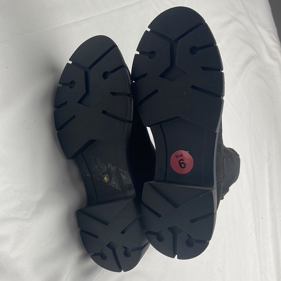 Zigi Soho Cameren black ankle boots.
Women's size 6. NWOT - Picture 6 of 6